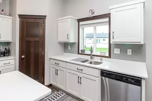 3914 31st St S, Moorhead, MN 56560 - Photo 18