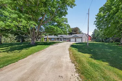 8405 50th Street SE, Eyota, MN 55934 - Photo 2