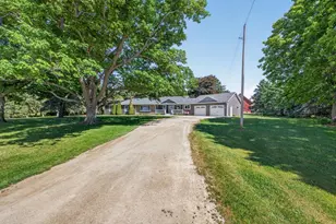 8405 50th St SE, Eyota, MN 55934 - Photo 2