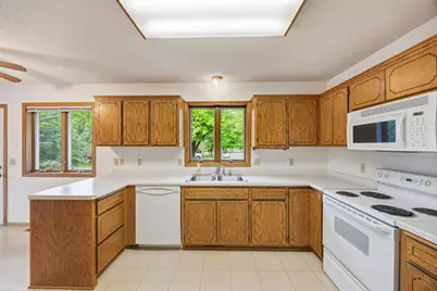 836 Southview Street SE, Watertown, MN 55388 - Photo 6