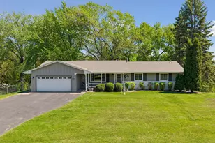 10643 Vessey Rd, Bloomington, MN 55437 - Photo 2