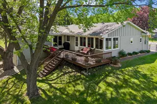10643 Vessey Rd, Bloomington, MN 55437 - Photo 4