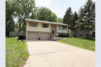 1925 Driftwood Avenue, Worthington, MN 56187 - Photo 2