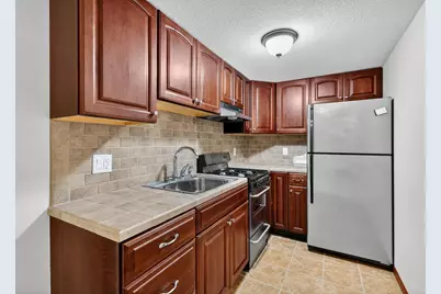 10741 Hawthorn Trail, Woodbury, MN 55129 - Photo 8