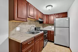 10741 Hawthorn Trail, Woodbury, MN 55129 - Photo 8