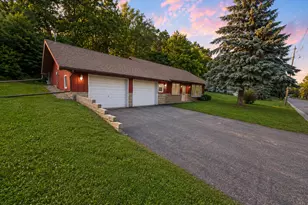 718 Willow St, Faribault, MN 55021 - Photo 2