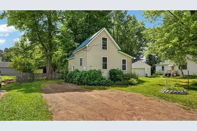204 Noble Street, Hinckley, MN 55037 - Photo 1