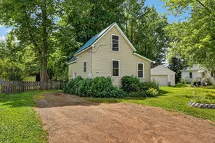 204 Noble St, Hinckley, MN 55037 - Photo 1