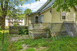 204 Noble St, Hinckley, MN 55037 - Photo 2