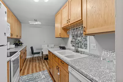 2009 E 122nd Street #C8, Burnsville, MN 55337 - Photo 10