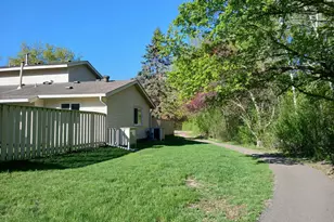 1074 Carmel Ct, Shoreview, MN 55126 - Photo 8