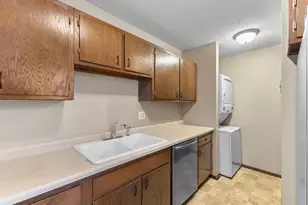 1074 Carmel Ct, Shoreview, MN 55126 - Photo 18