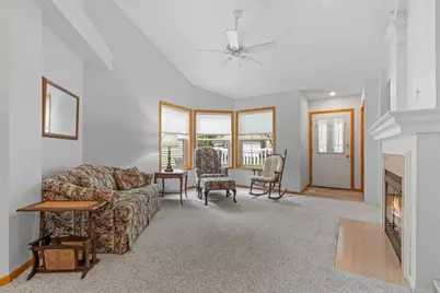 538 Queens Gate, New Brighton, MN 55112 - Photo 6