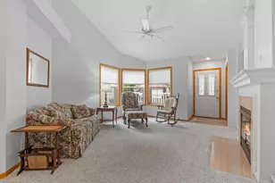 538 Queens Gate, New Brighton, MN 55112 - Photo 6