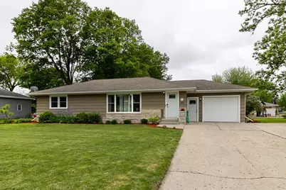 360 N Park Avenue, Le Center, MN 56057 - Photo 2