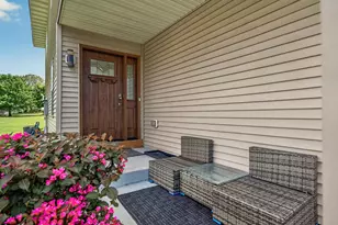 13776 Dorothy Dr, Rogers, MN 55374 - Photo 2