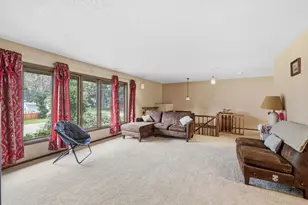 2028 Dotte Dr, White Bear Lake, MN 55110 - Photo 8