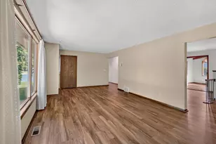 408 Sunrise Dr, Litchfield, MN 55355 - Photo 12