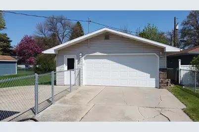 814 23rd Avenue S, Moorhead, MN 56560 - Photo 2