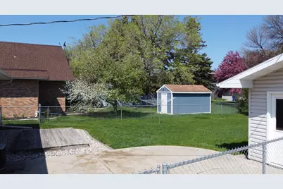 814 23rd Avenue S, Moorhead, MN 56560 - Photo 4