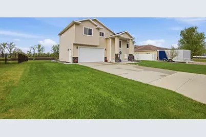 1102 6th Avenue NE, Dilworth, MN 56529 - Photo 2