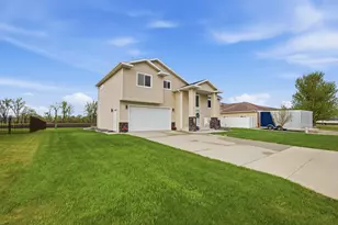 1102 6th Ave NE, Dilworth, MN 56529 - Photo 2