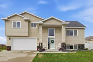1102 6th Ave NE, Dilworth, MN 56529 - Photo 2