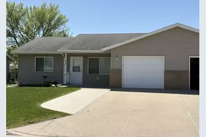 306 11th Avenue NE, Waseca, MN 56093 - Photo 1