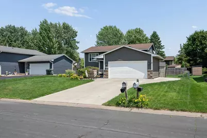 14390 Exley Lane, Apple Valley, MN 55124 - Photo 4