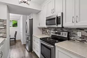 47 River Woods Ln, Burnsville, MN 55337 - Photo 2