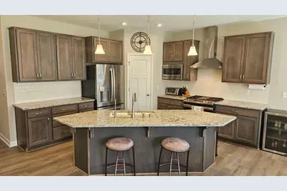 9591 James Circle N, Lake Elmo, MN 55042 - Photo 2
