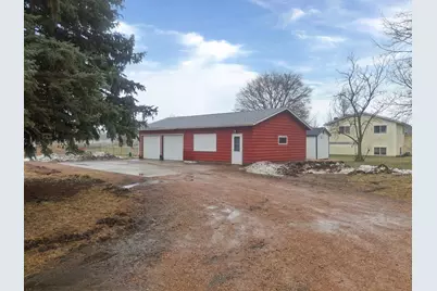 910 Golf Course Road NW, Hutchinson, MN 55350 - Photo 2