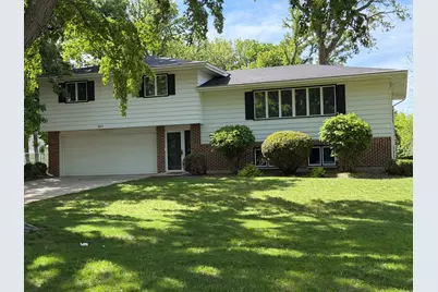 1609 Gateway Drive, Albert Lea, MN 56007 - Photo 1