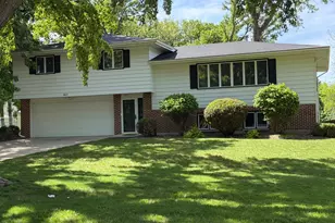 1609 Gateway Dr, Albert Lea, MN 56007 - Photo 1