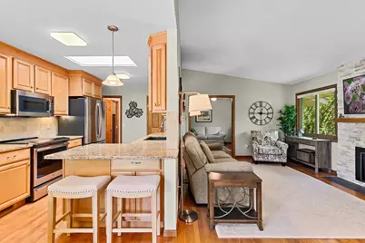 9731 Dorset Lane, Eden Prairie, MN 55347 - Photo 12