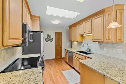 9731 Dorset Lane, Eden Prairie, MN 55347 - Photo 22