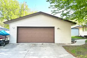 2113 9 1/2 Street N, Fargo, ND 58102 - Photo 4