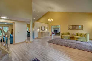 1005 Spruce Dr, Hudson, WI 54016 - Photo 10