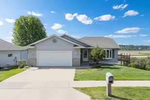 4524 Meadow Lakes Dr NW, Rochester, MN 55901 - Photo 2