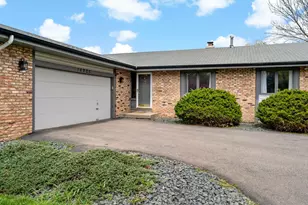 18920 27th Ave N, Plymouth, MN 55447 - Photo 2