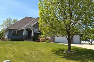 1808 4th St NE, Willmar, MN 56201 - Photo 2