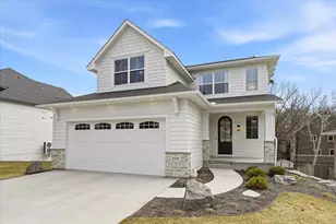 124 Chicago Ave N, Wayzata, MN 55391 - Photo 1