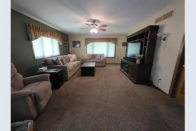 307 Brook Avenue N, Porter, MN 56280 - Photo 10