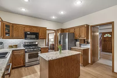 1130 Dove Court, Chanhassen, MN 55317 - Photo 12