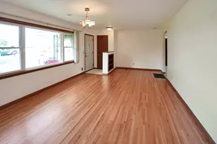 7016 Oliver Cir N, Brooklyn Center, MN 55430 - Photo 2