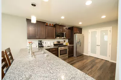 9415 Toledo Lane N, Brooklyn Park, MN 55443 - Photo 8