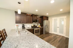9415 Toledo Ln N, Brooklyn Park, MN 55443 - Photo 8