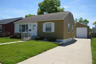 630 15th St NE, Rochester, MN 55906 - Photo 2