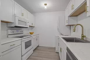 7859 Dunmore Rd, Woodbury, MN 55125 - Photo 6