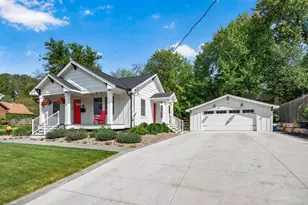 822 Laurel St W, Stillwater, MN 55082 - Photo 2